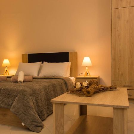 Central Luxury Studio Corinth Bagian luar foto