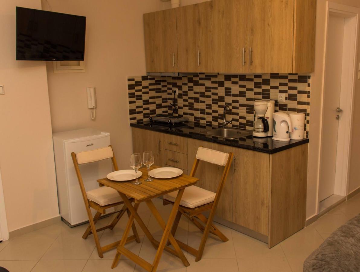 Central Luxury Studio Corinth Bagian luar foto