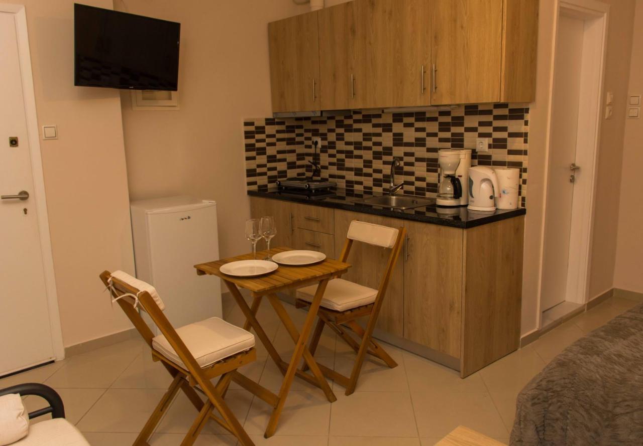 Central Luxury Studio Corinth Bagian luar foto