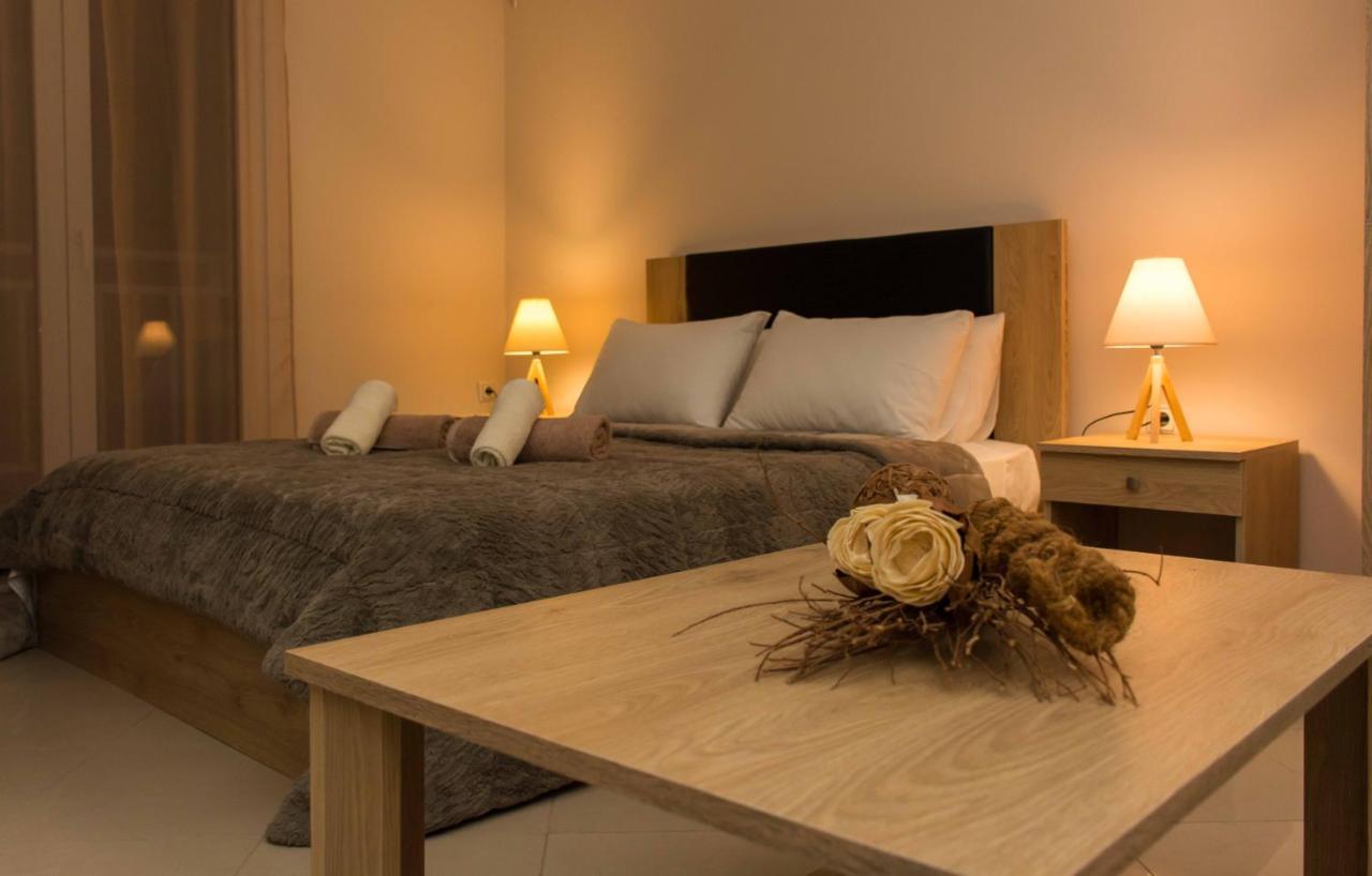 Central Luxury Studio Corinth Bagian luar foto